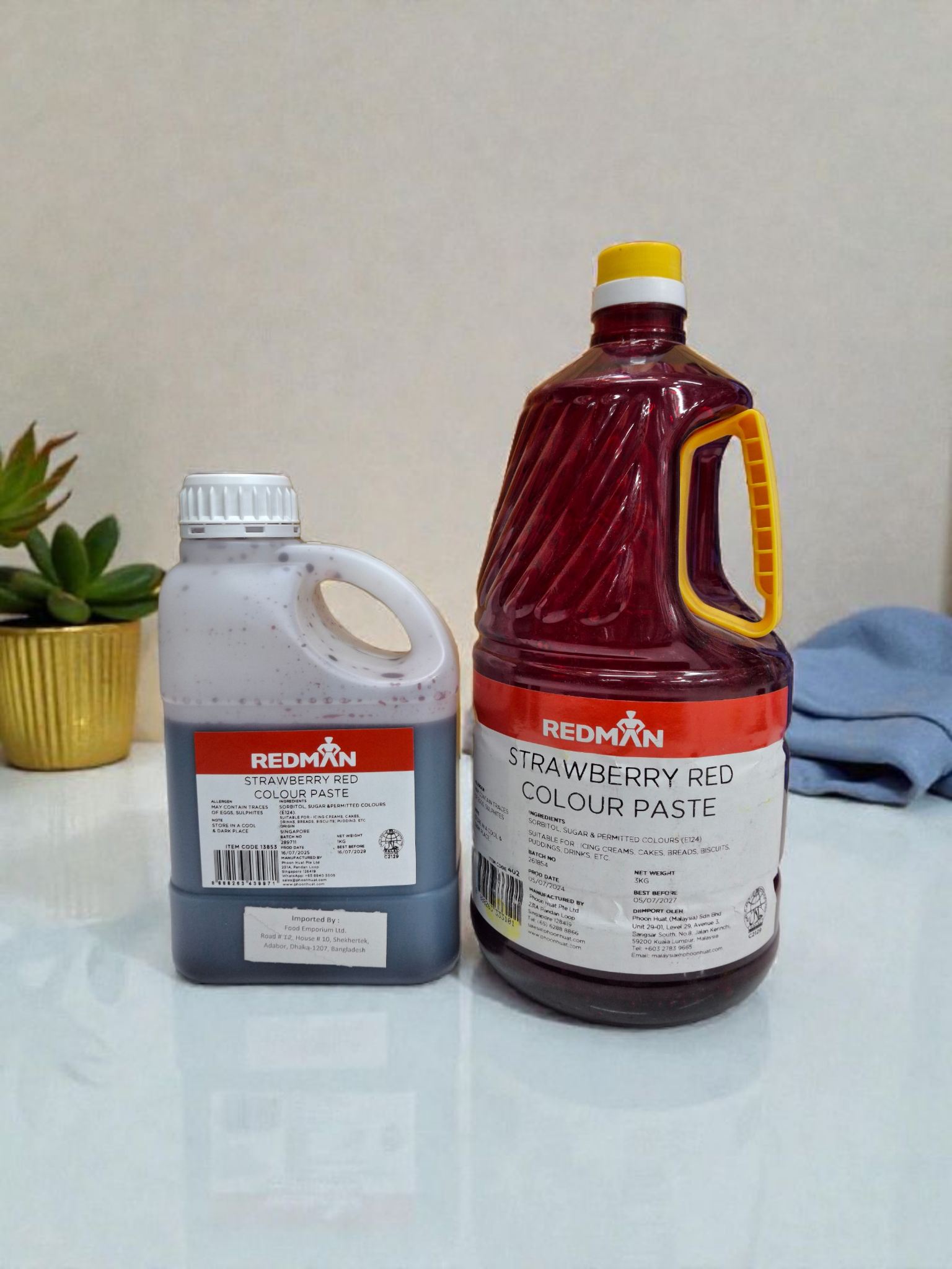 রেডমেন স্ট্রবেরি রেড কালার জার। REDMAN strawberry red color jar